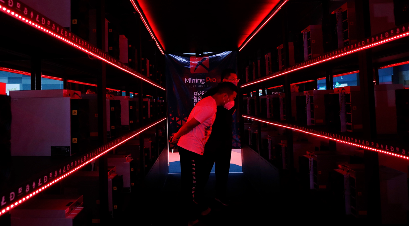 NY Governor Signs Moratorium On Crypto Mining